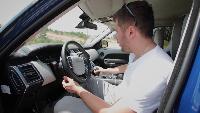 Битвы внедорожников - Range Rover Sport SVR и Land Cruiser 105 в песке.