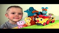 Паровозик с зайчиком Бани и Даник играют в железную дорогу - Train set Bunny Ouaps. Toy train